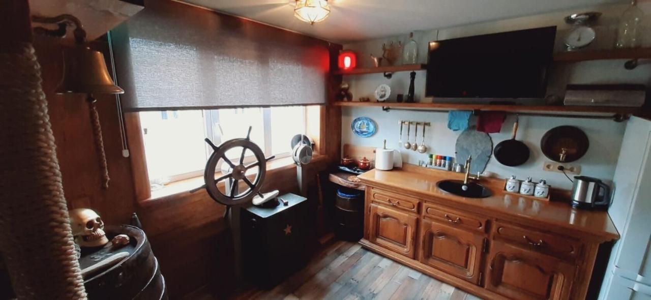 Yacht Club Apartment Liepaja Ngoại thất bức ảnh